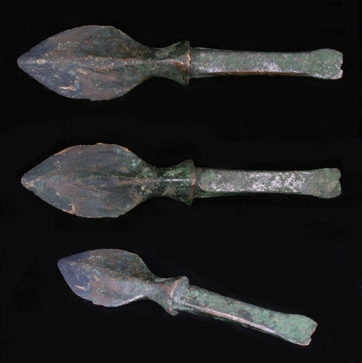 eropean-bronze-age-bronze-tools-and-weapons